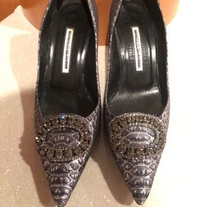 100% authentic Manolo heels
